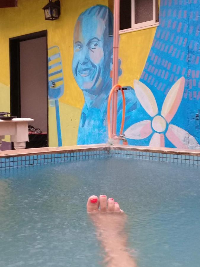 La Casa De Los Murales Avellaneda  Exterior foto